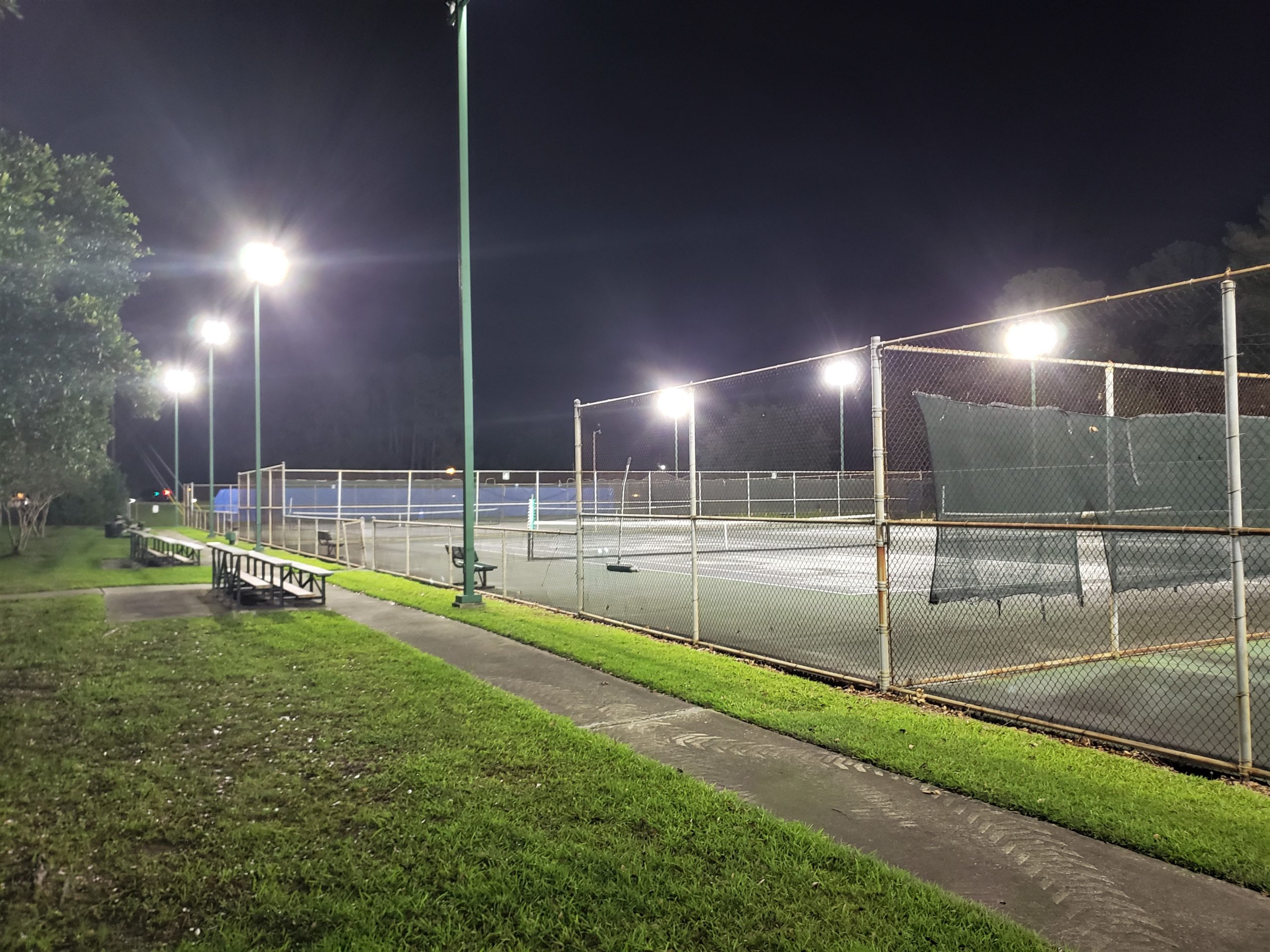 Tennis courts with LEDs